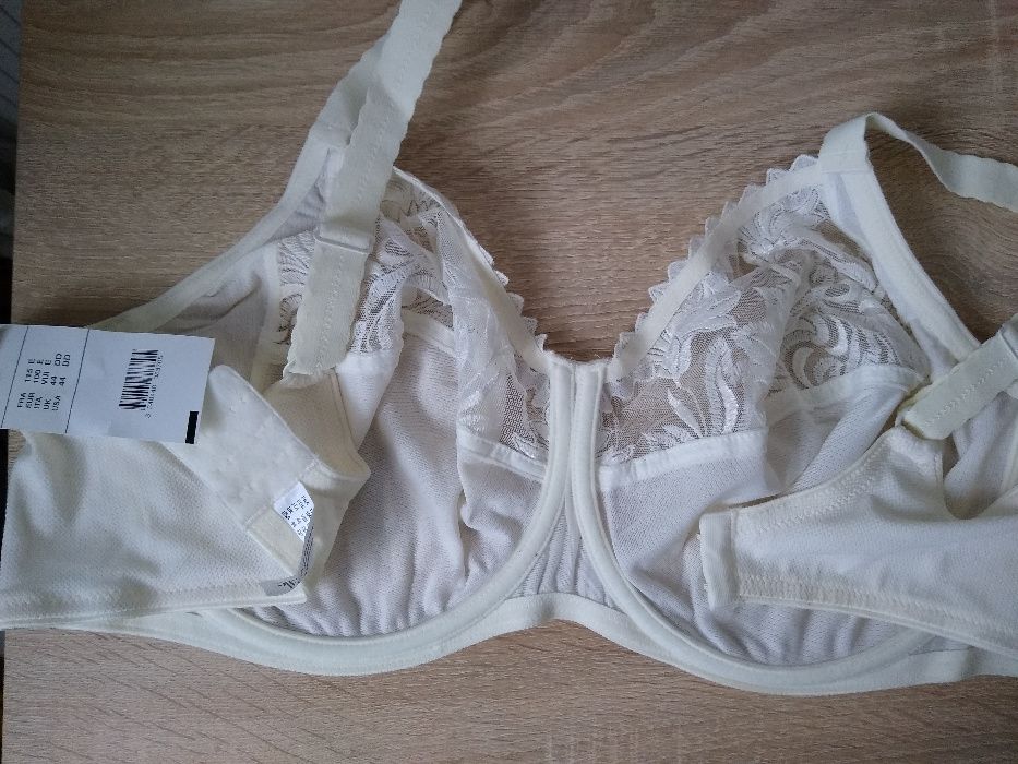 Нови Triumph/Chantelle/ Charade/City Chic големи размери сутиени