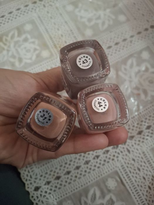 Продаются оптом лак для ногтей