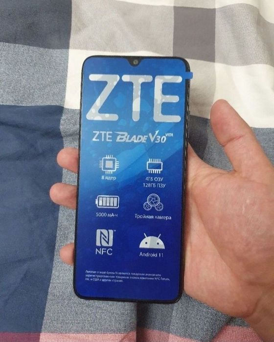 ZTE Blade V30 4/128GB Black 4G Igravoy Original Karobka Holati ideal