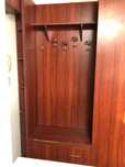 Vand mobilier hol bine intretinut