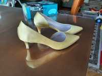 Жълти елегантни обувки на среден нок