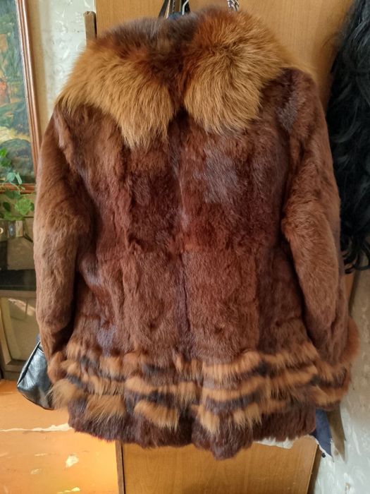 Продам шубу мех натуральный размер 46/48