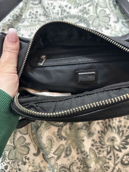 Borseta Guess vand urgent