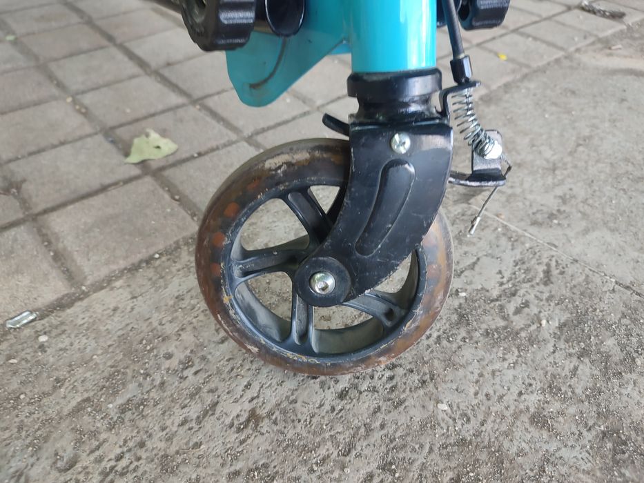 Scooter Fliker bine întreținut, fără probleme