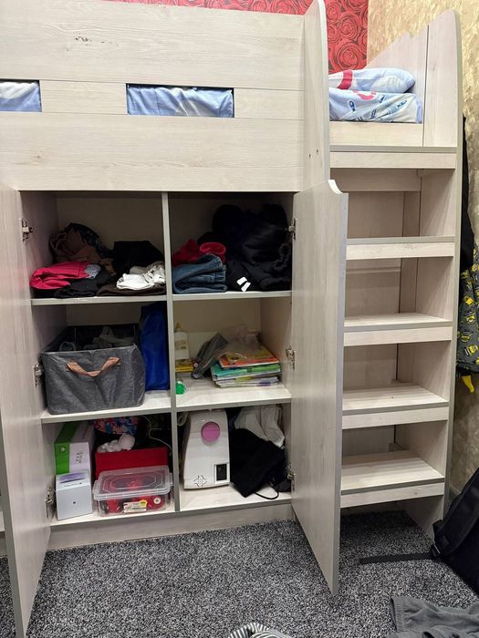 Детская кровать со встроенным шкафом