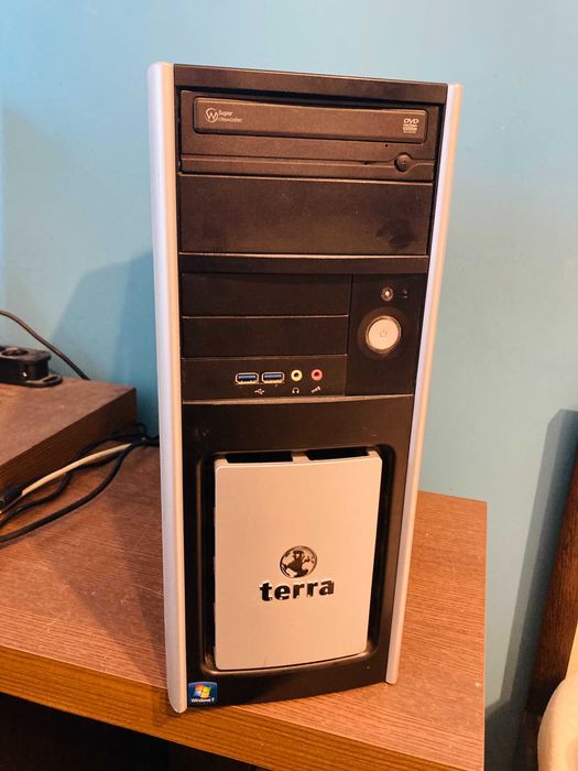Геймърски Intel I5 4430,RX 560 4GB,16GB RAM,128 SSD+500 HDD