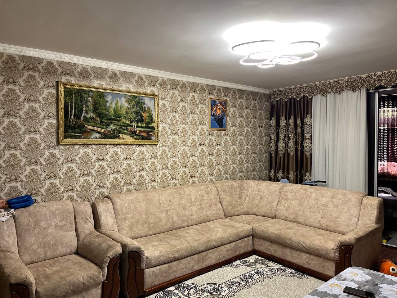 Диван с уголком продается
