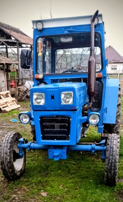 Tractor u445 de vânzare
