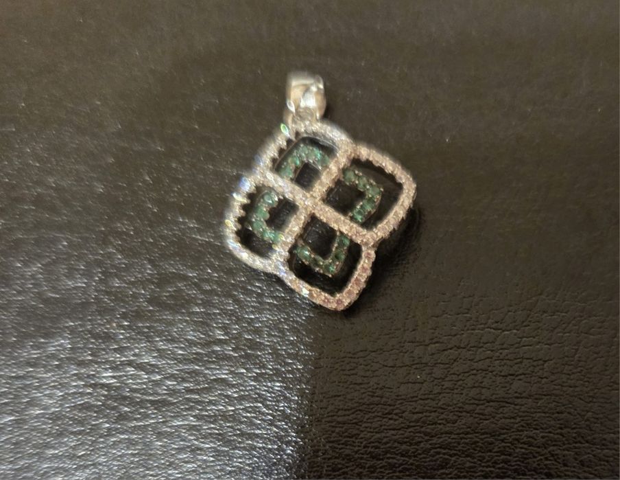 Продается серебряный кулончик 925 пробы