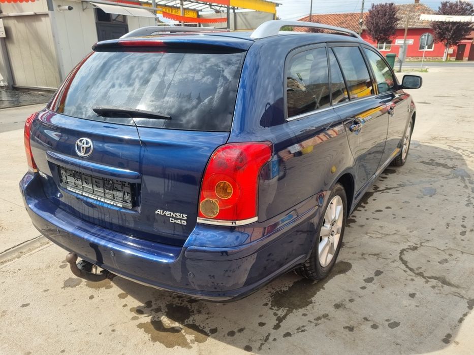 Dezmembrez Toyota Avensis T25 2.2 Dcat 177 cp