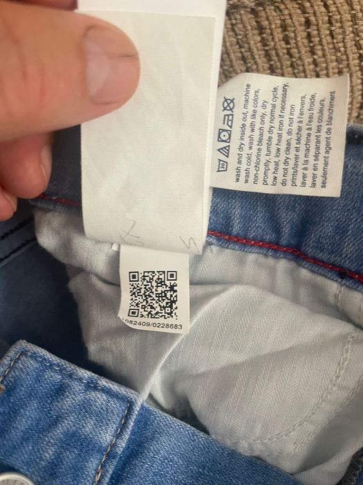 Vand blugi dama de la Tommy Hilfiger marimea M stretch Legging