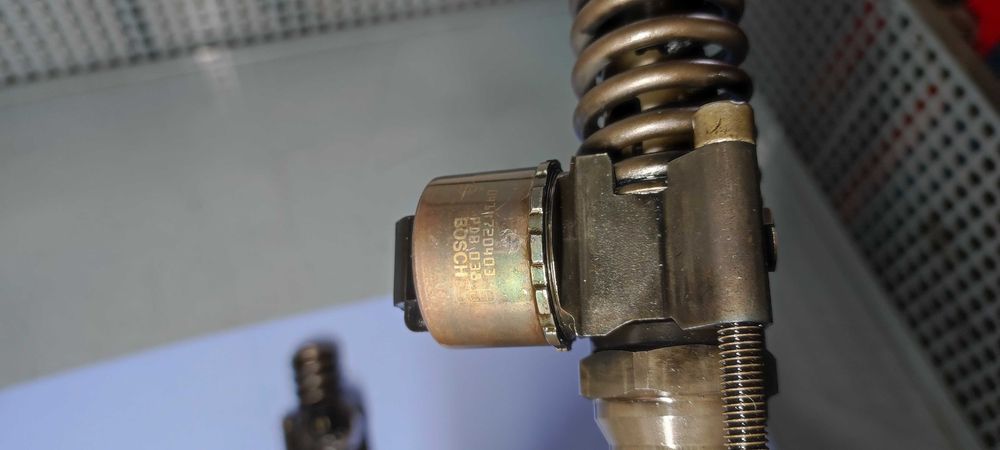 Injector volkswagen vw golf 5 2.0 BKD cod 03g130073b CK