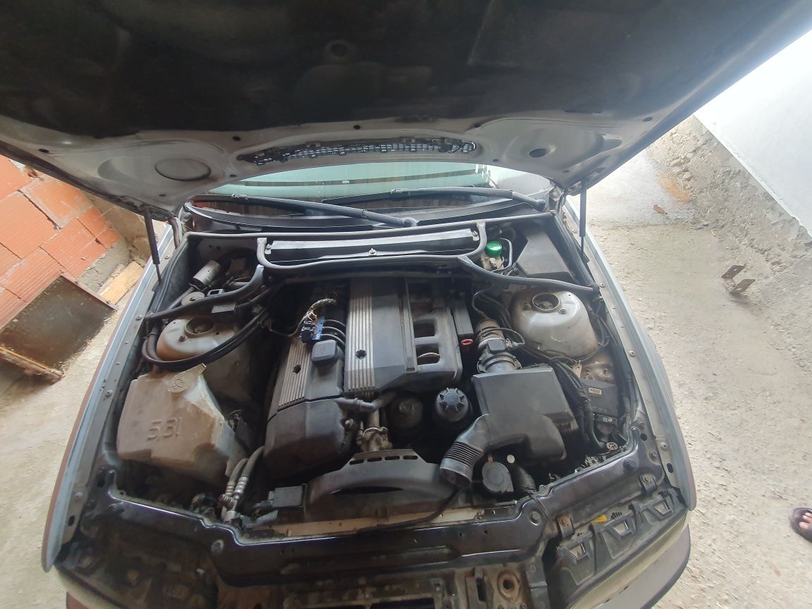 BMW E 46 320I Gaz/Benz Колата Се Дава за части