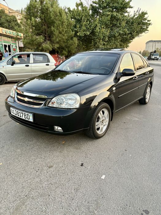 Moshina ideyal benzinda.