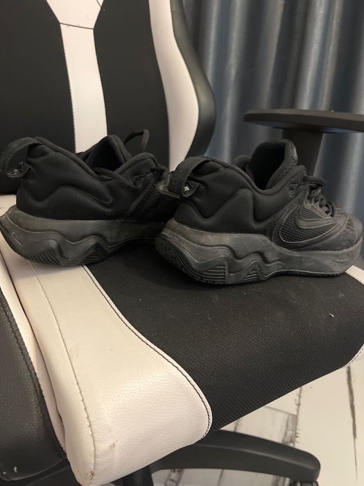 Adidasi de sport, Nike