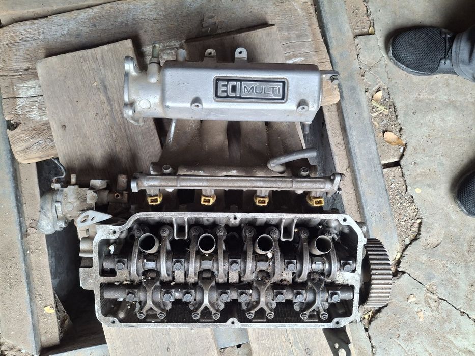 Головка двигателя