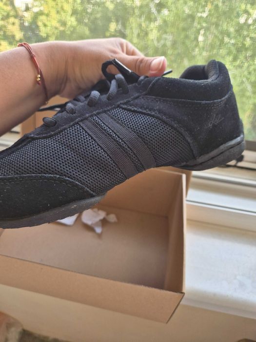 Нови дамски професионални маратонки за народни танци 40 номер