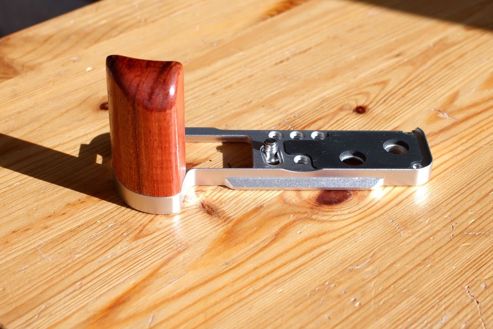 Продам деревянная рукоятка для Fujifilm x100vi