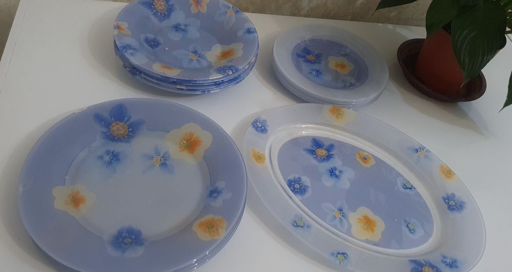 Продам посуду в хорошем состоянии  в связи с переходом