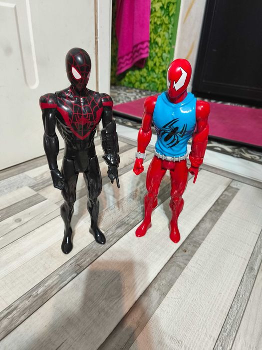 Figurine Spiderman Skarlet și Kid Arachnid, 30 cm