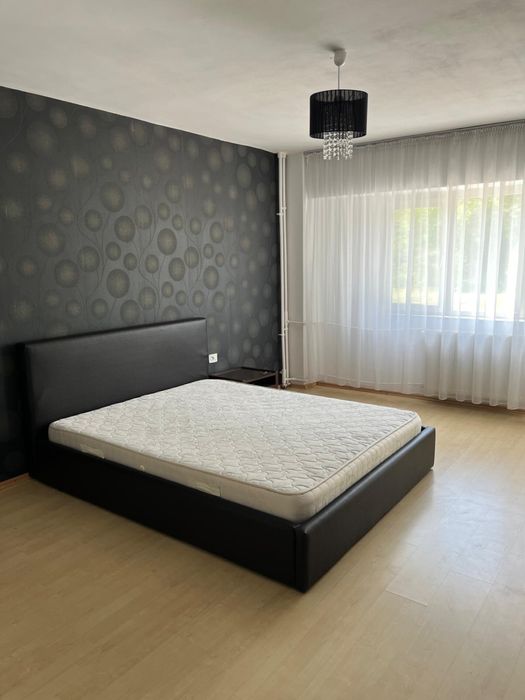Inchiriez apartament