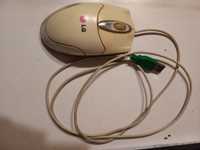 Продавам компютърна мишка.