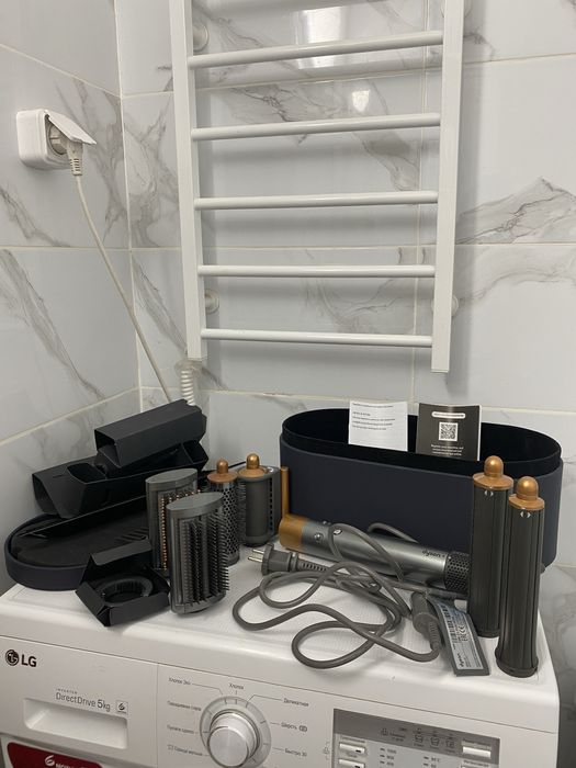 Продаю Дайсон Dyson Airwrap HS05