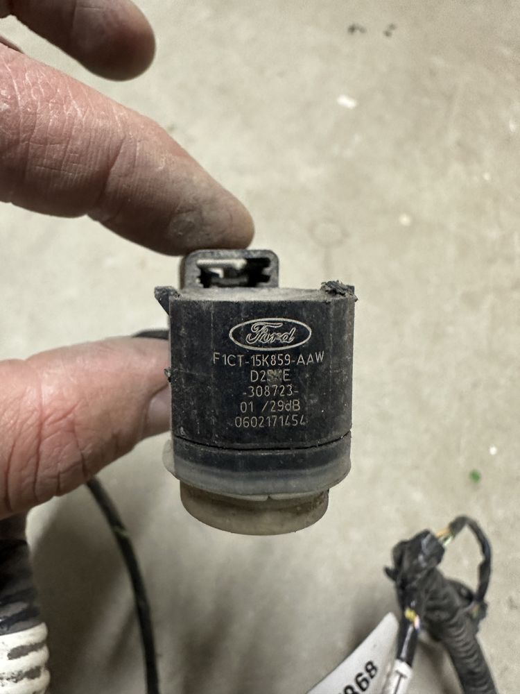 Instalatie senzori parcare spate Ford Focus MK3 cod F1ET-15K868-ADE