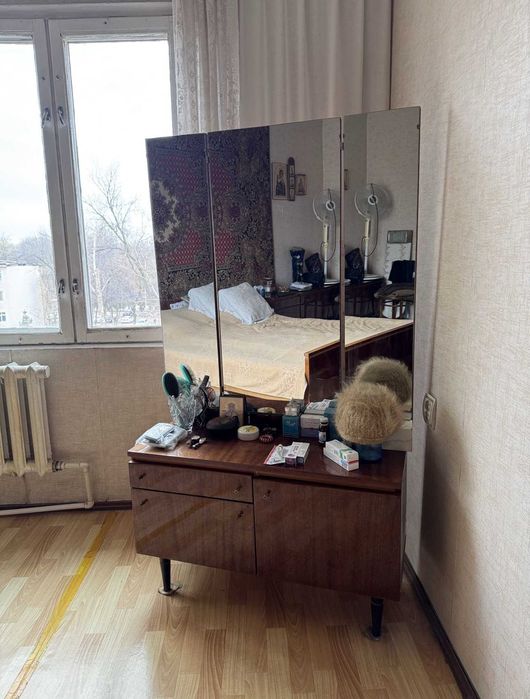 Продам спальный гарнитур