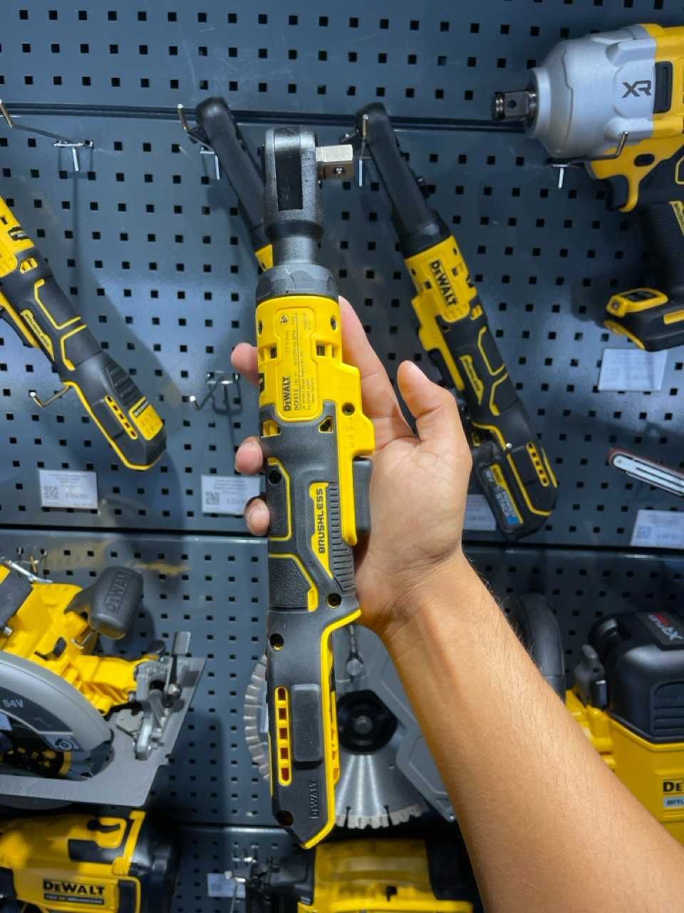 Гайковерт аккумуляторный угловой DeWALT (Без АКБ и ЗУ) DCF512N-XJ