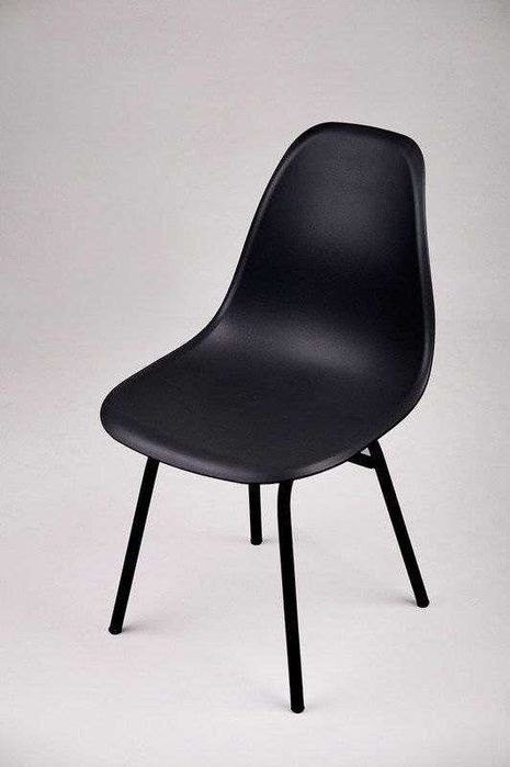 Стол и стулья от производителя. модели Италия.