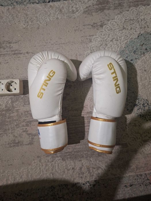 Боксерские перчатки
