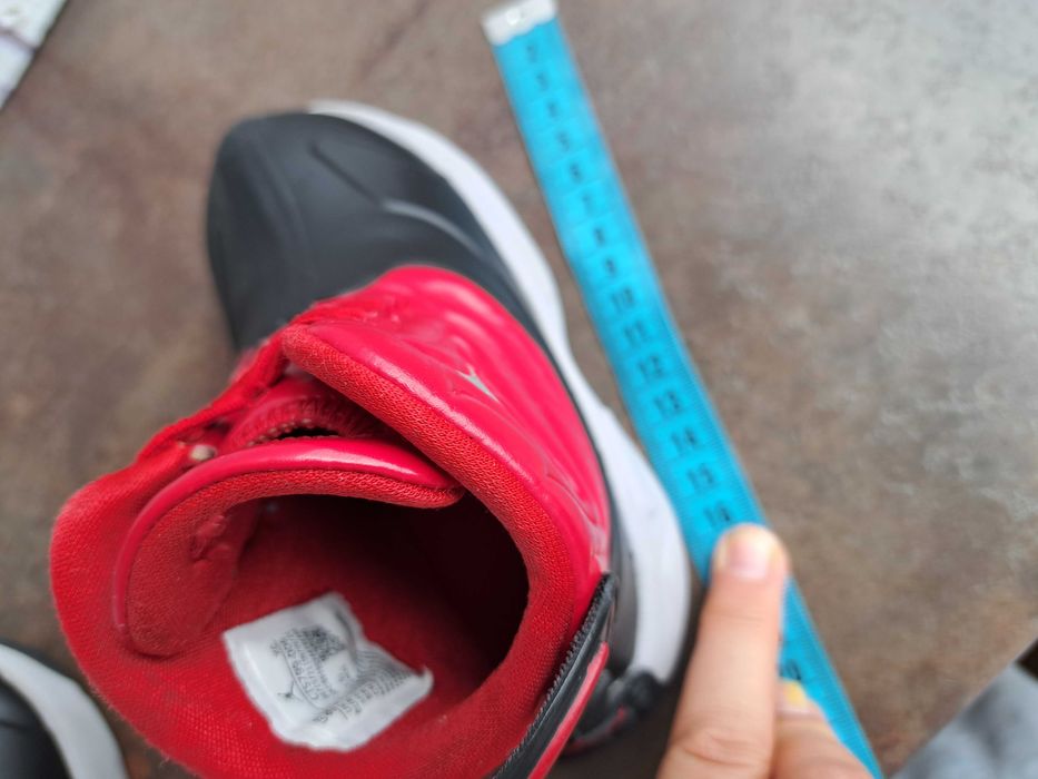 детски ботуши,зимни обувки,боти,апрески,NikeJordan номер26 за момче