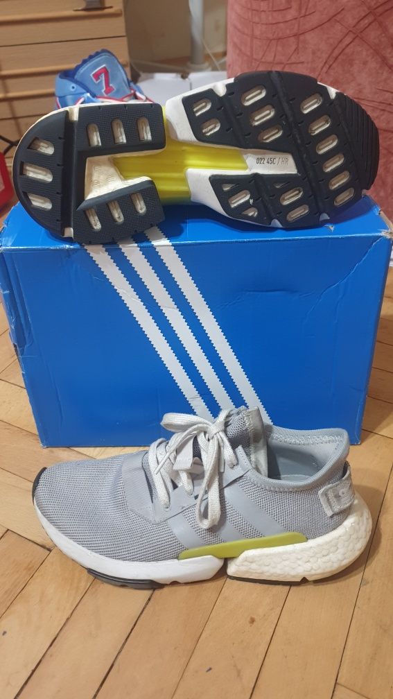 Маратонки Adidas -42н.