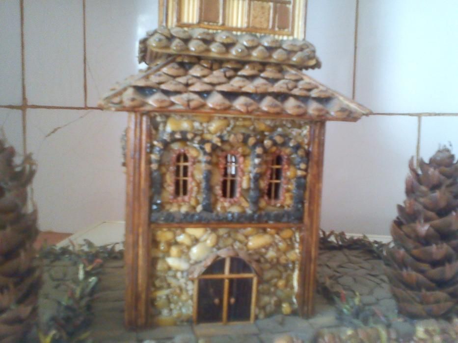 Бронзова , медна кана и макет на часовникова кула.