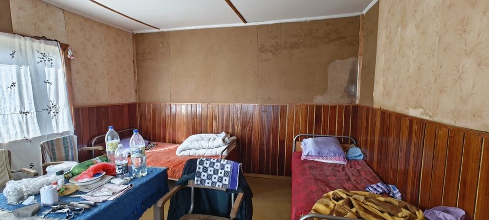 Продавам селски имот,парцел 960 м2,с .Кривини