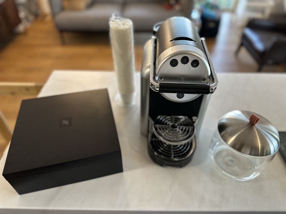 Espressor Nespresso profesional automat cu capusule de cafea