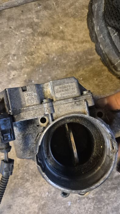 Дросел клапа за Ауди А4 Б7 2.0 ТДИ