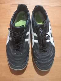 Футболни обувки стоножки Аsics No 42, Puma No 44