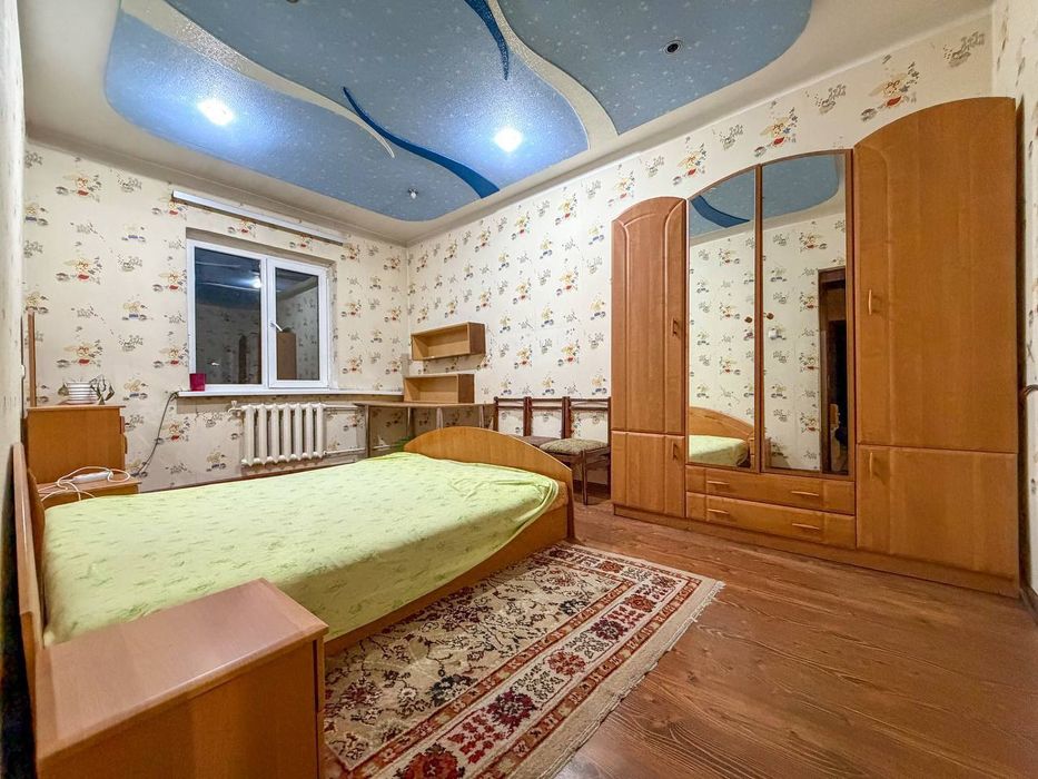 Продам 3/4/4 Буюк ипак йули метро Банковский дом