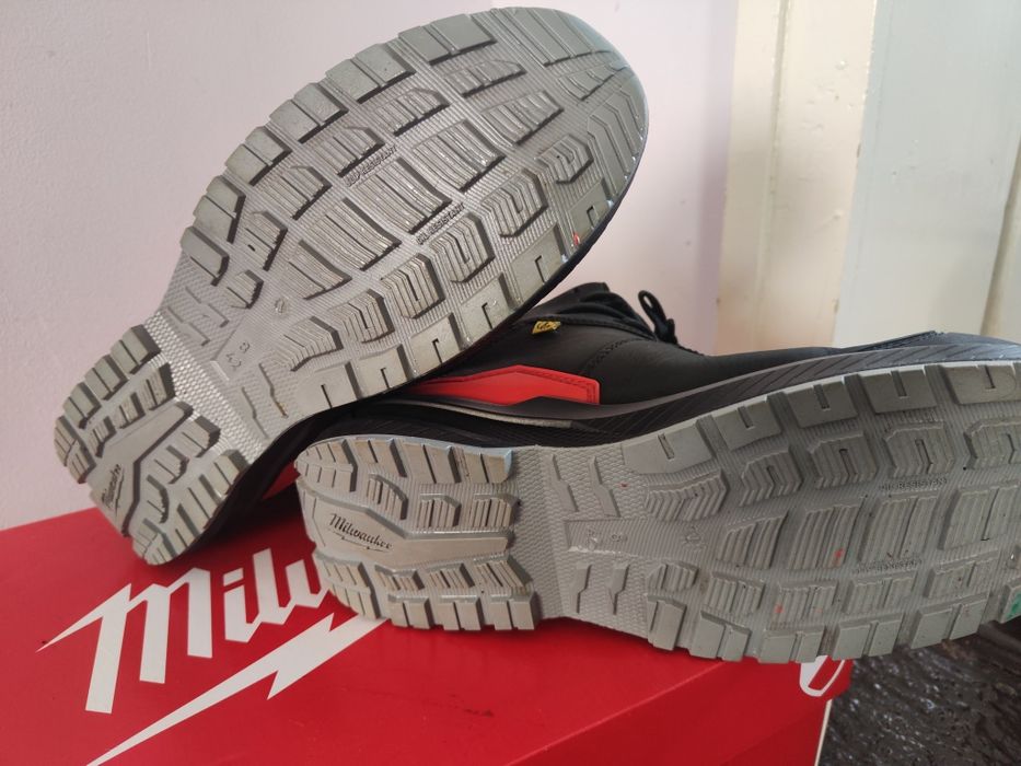 Високи работни обувки MILWAUKEE Flextred s3s 42 номер