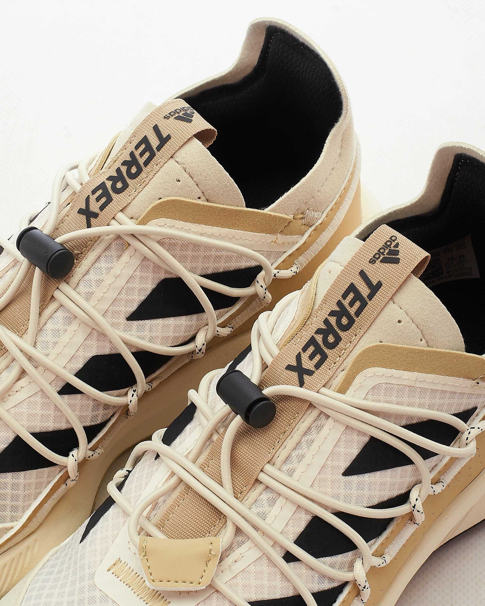 Оригинални дамски маратонки * ADIDAS TERREX VOYAGER 21  * 39 1/3