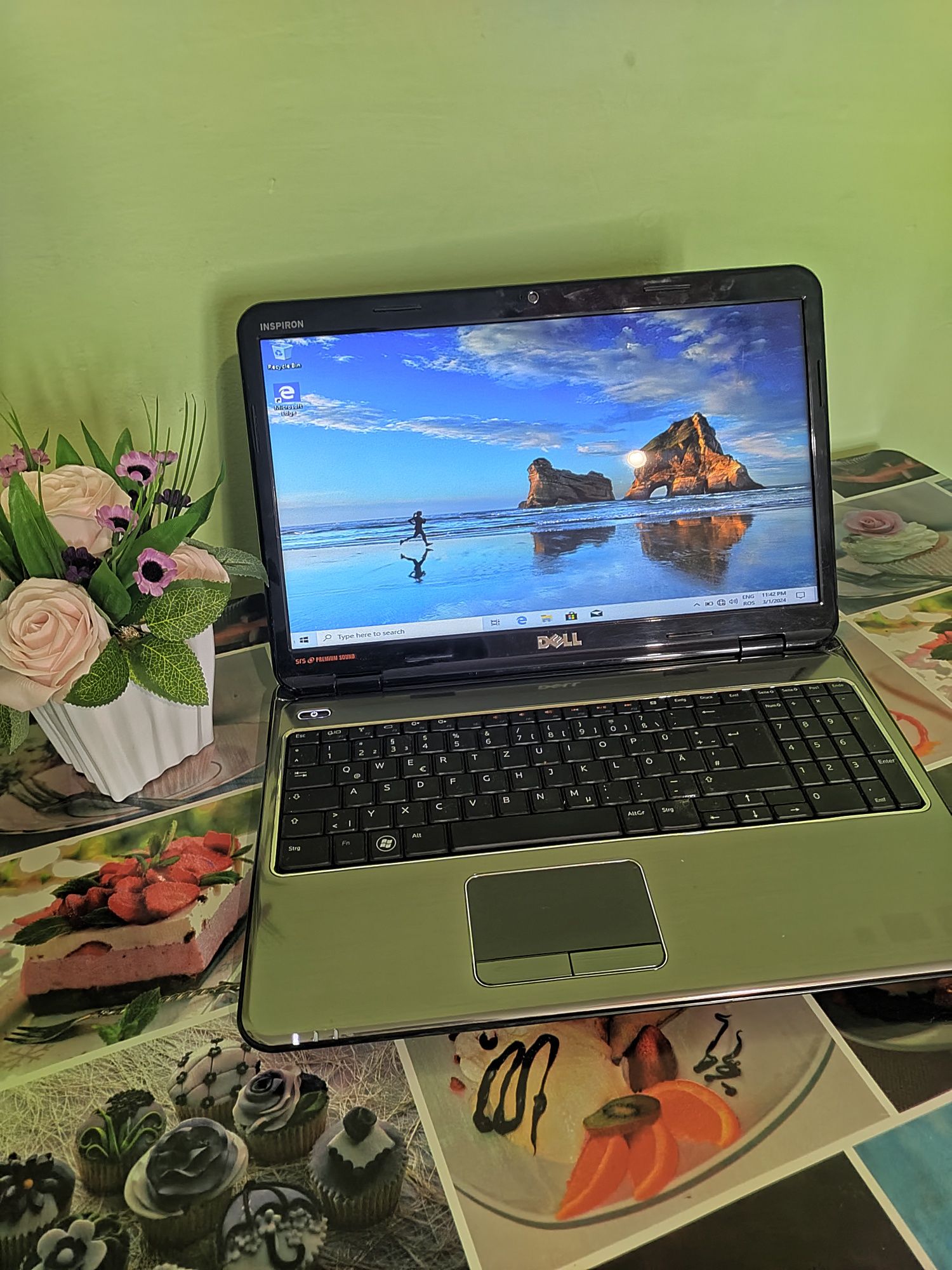 Oferta! Laptop la preț de Tableta!250 de lei cu încărcător Original