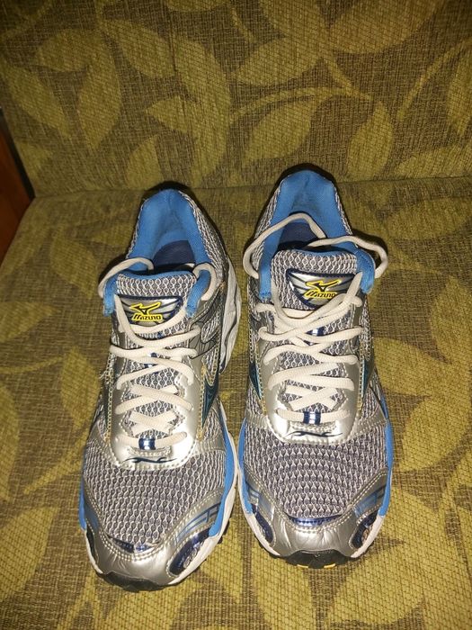 Дамски маратонки Mizuno Wave Nirvana 7