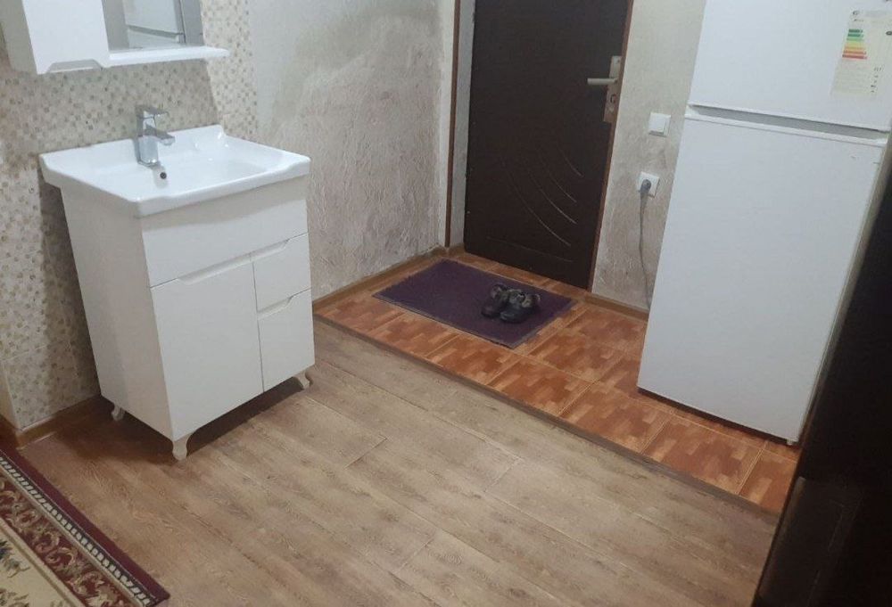 Сдаётся срочно на Карасу 6, 3-х комнатная квартира!