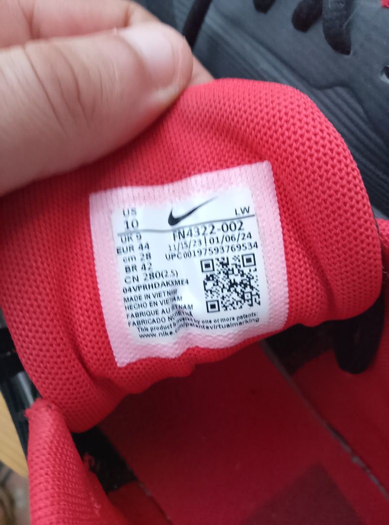 Чисто нови обувки Nike 44