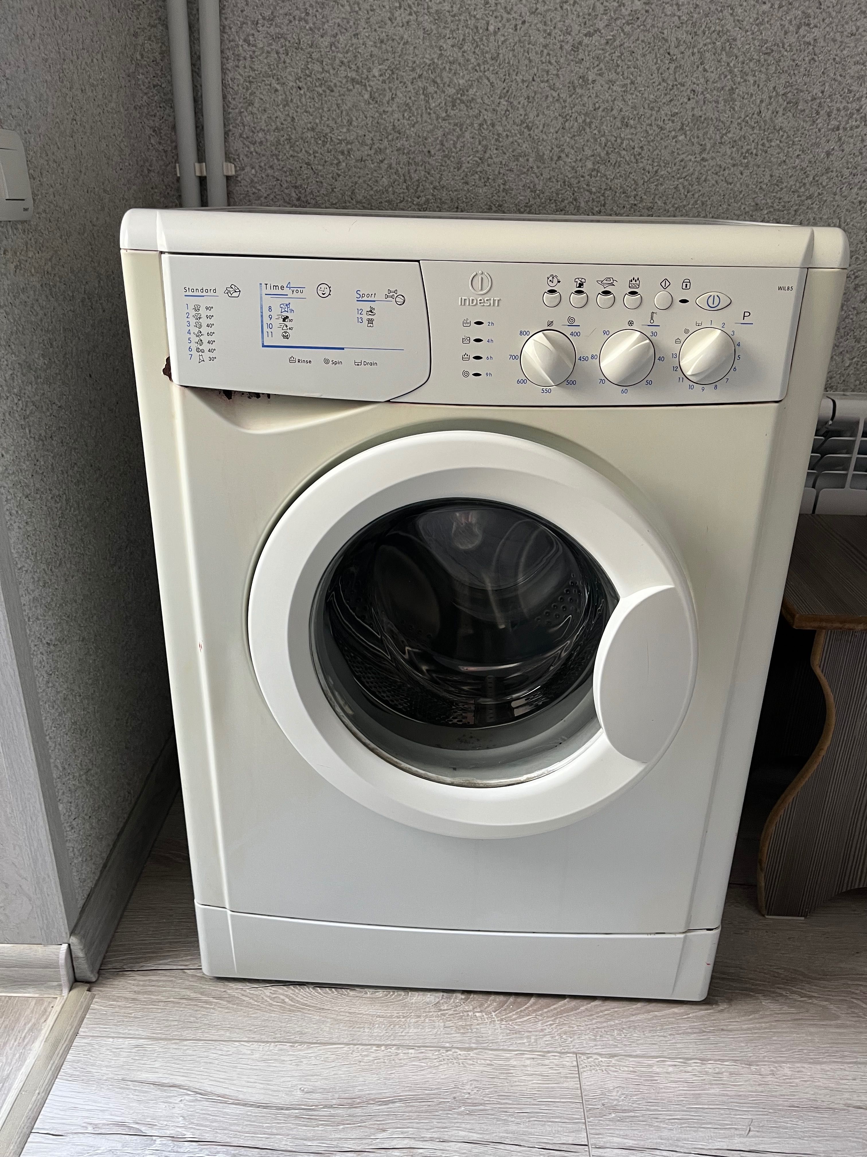 Продается стиральная машина Indesit Wil 85