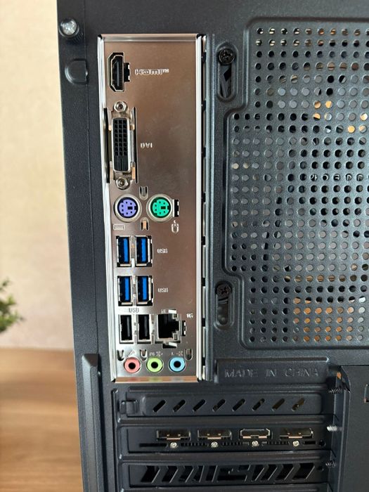 PC Gaming Ryzen 5 5500 + RX 6600 + SSD, Gen4 - Gata pentru jocuri