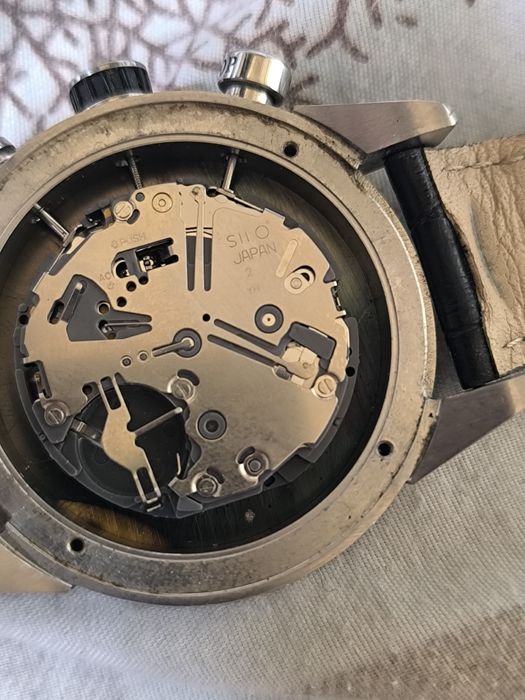 Продам часы Работают