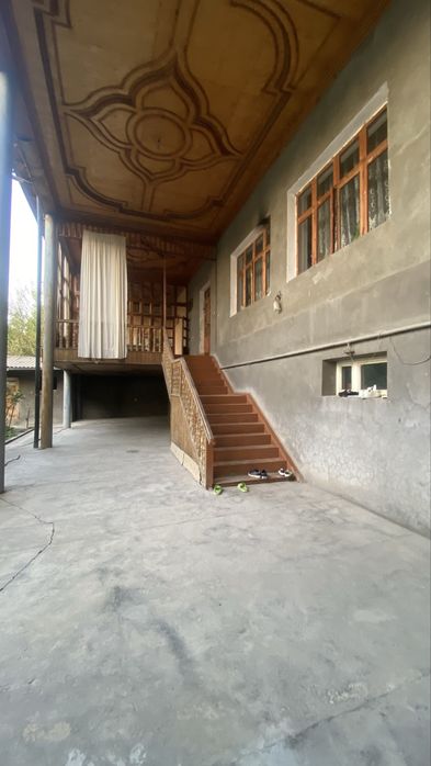 Sergeli hovli arenda 2 etaj 8 sotix